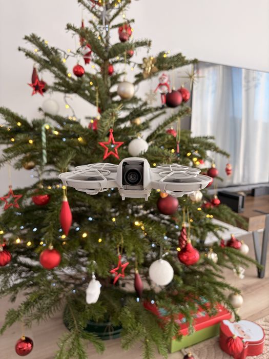 Drona DJI NEO cu 3 baterii,incarcator si Geanta! Emag