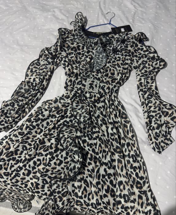 Продам платье новый. тигровка