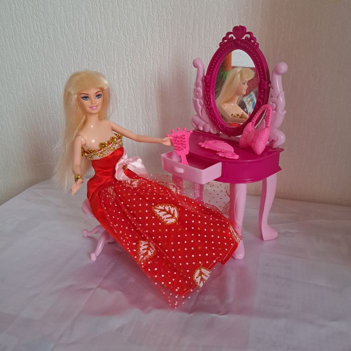 Продам мебель в домик для Барби