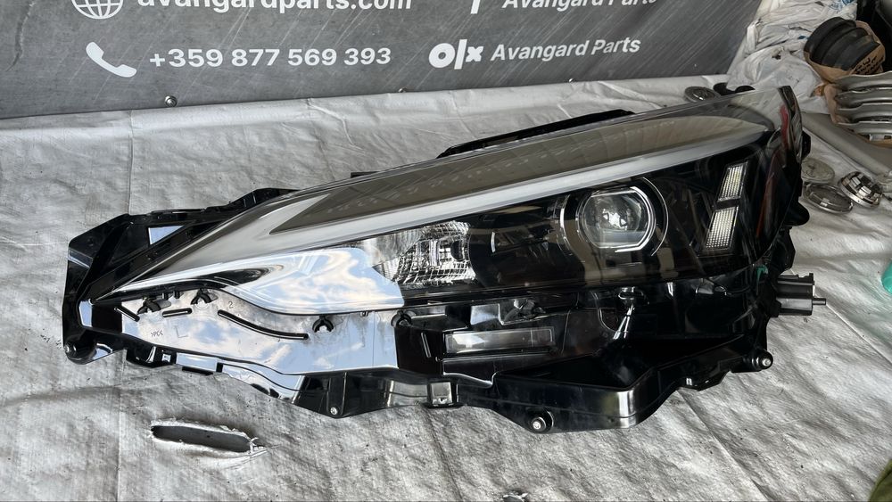 Ляв и десен фар Lexus NX