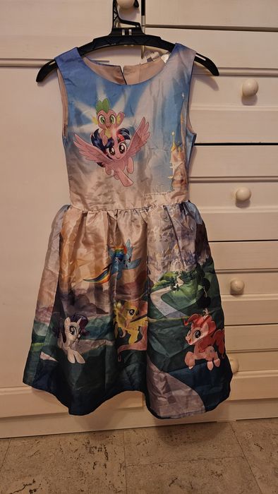 Празнични рокли за момиче 8-10 г.