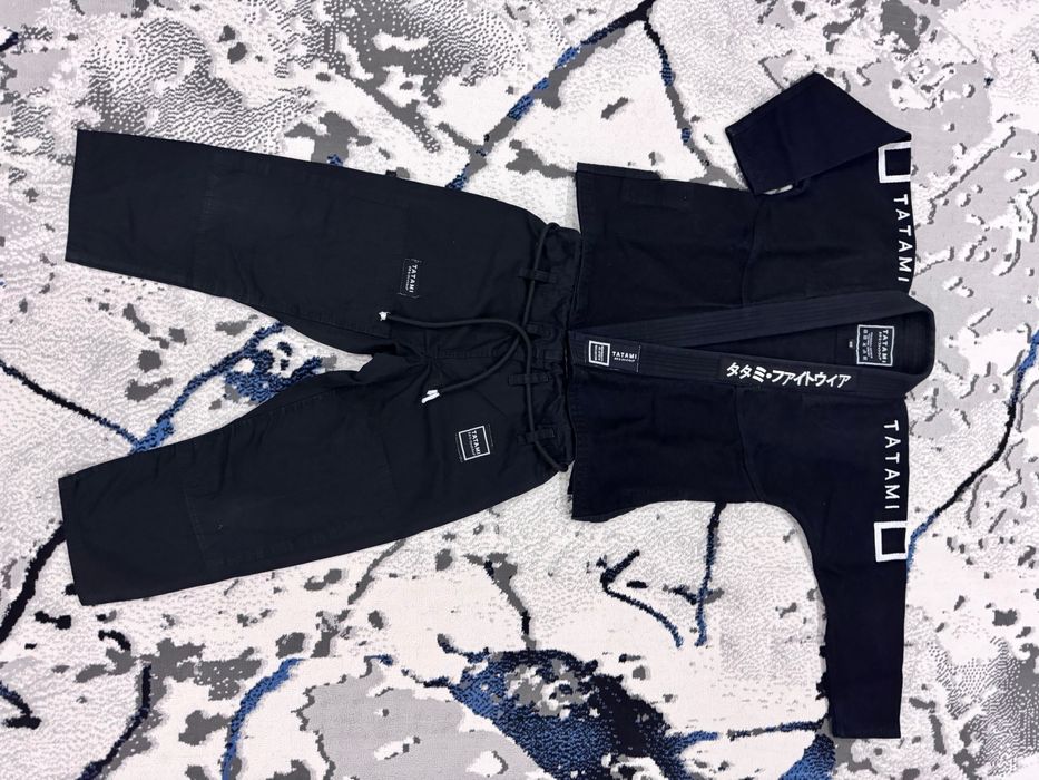 Кимано для JIU JITSU. Tatami