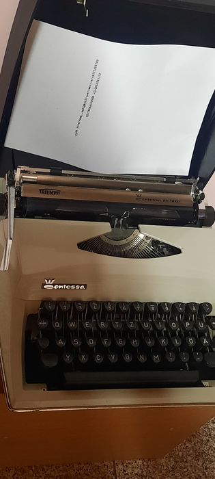 Mașină de scris Triumph Contessa de luxe impecabilă