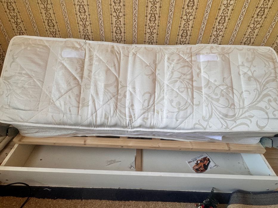 Двухярусная кровать