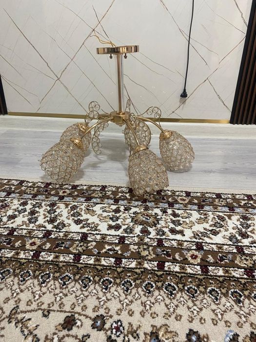 Жақсы жағдайдағы люстра сатылады