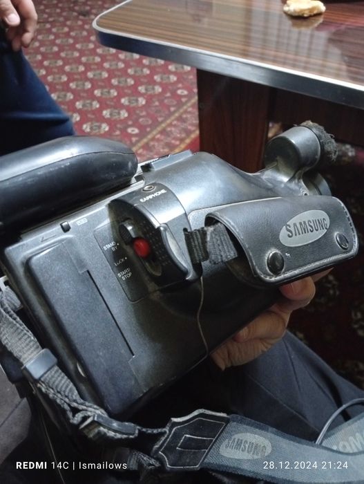 Видеокамера  б/у