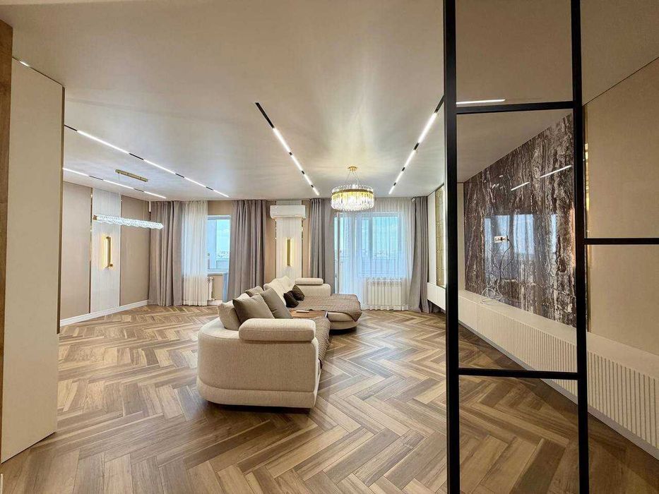 Продажа 3-комнатной квартиры  бородина 111