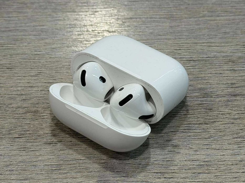 Оригинални Apple AirPods 4 Standard model