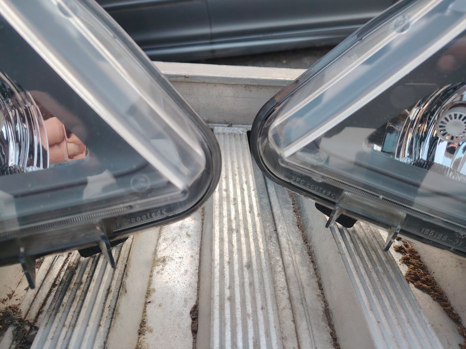 Faruri Originale Xenonn Mercedes Sprinter 13-18 complete