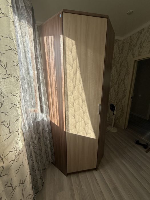 Продам угловой шкаф цена 30000