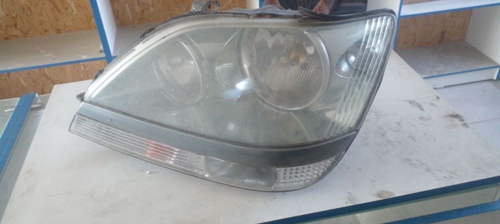 Фара левая Lexus