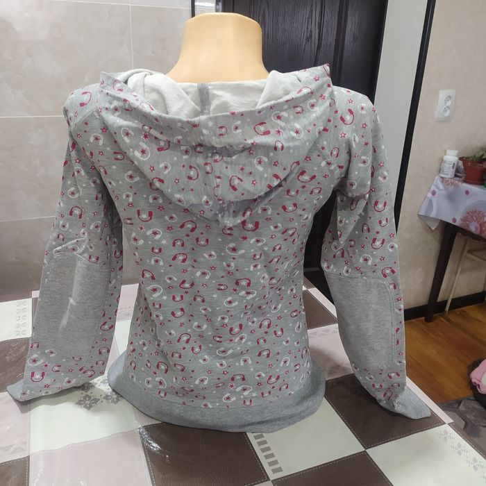 Худи на девочку на 12-13 лет на рост 164-170 см