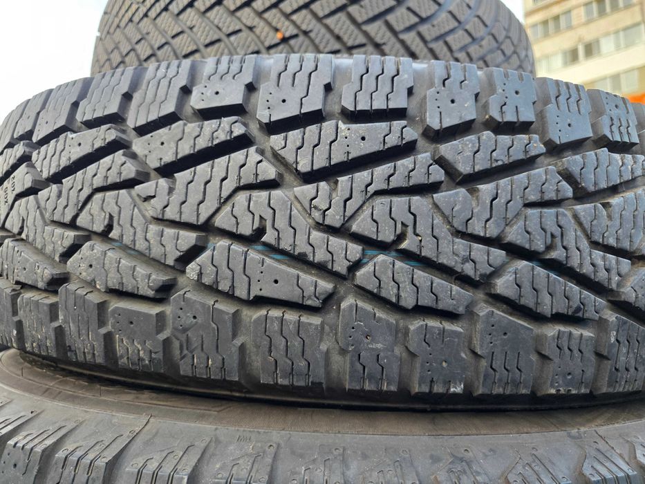 4бр Зимни гуми 235 85 16 - Nokian