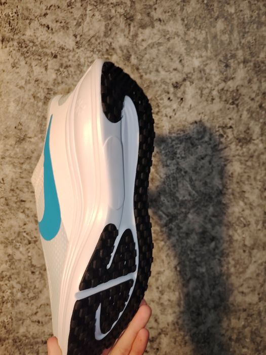 Прадам мужские кроссовки Nike Revolution 8 EasyOn