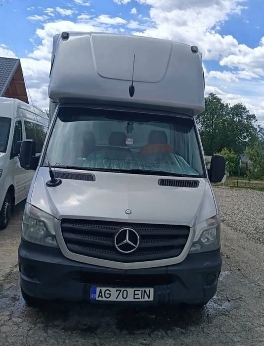 Vând Mercedes-Sprinter