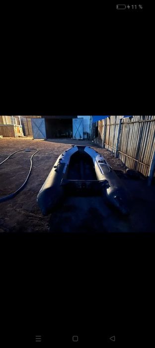 Надувная лодка. С мотором.