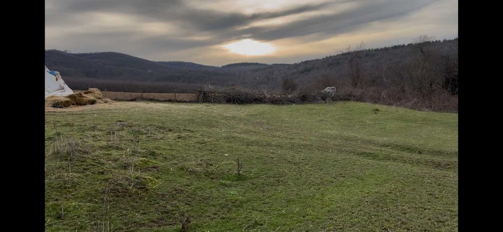 Парцел в село Илийно, мах.Средище