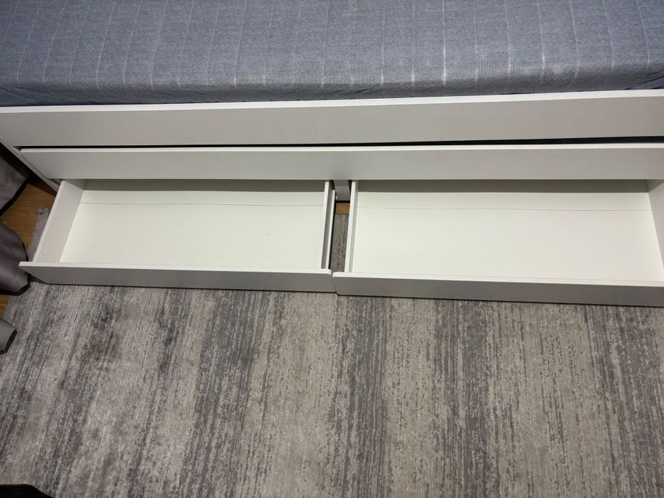 PAT IKEA de o persoana