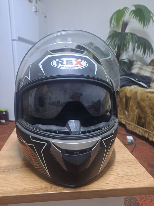 Продам каску в хорошем состоянии