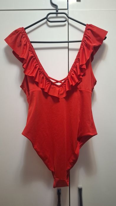Costum de baie in V