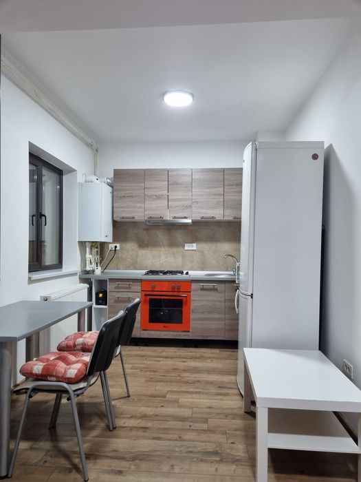 Inchiriere apartament 2 camere vis-a-vis de Complex "La Strada"