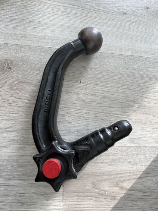 Теглич за Mercedes