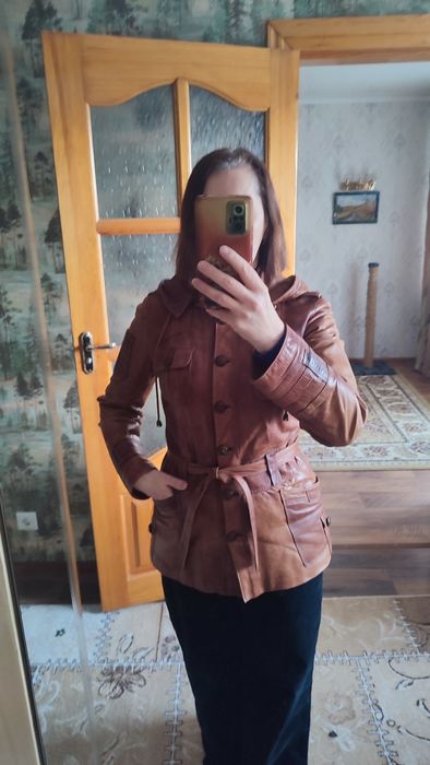 Продам кожаную куртку