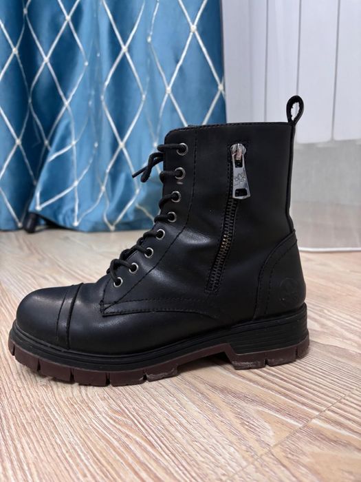 Зимние кожаные ботинки