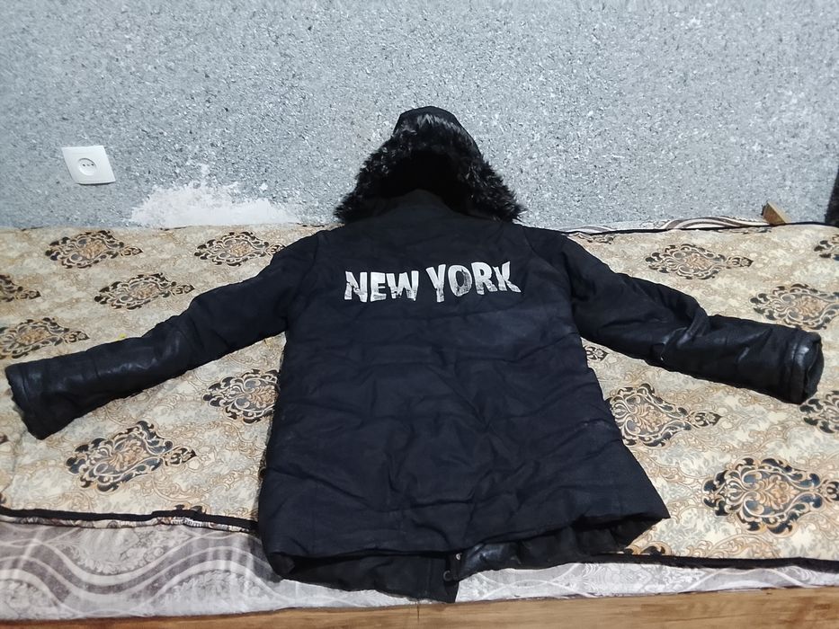 Продается куртка мужская б/у цена 150000  сум торг есть