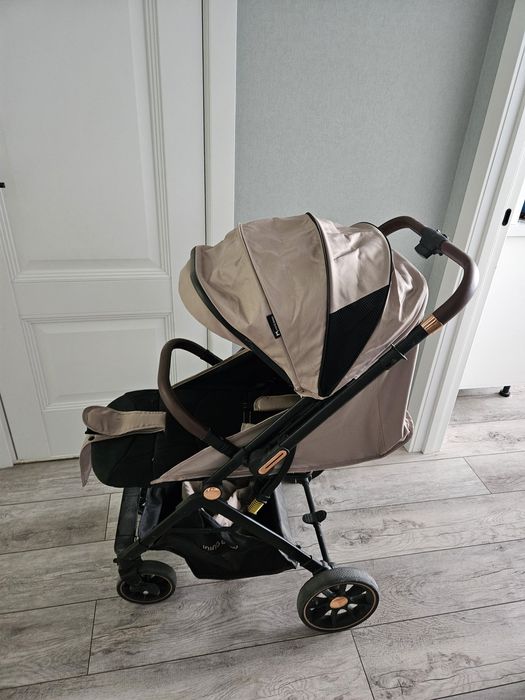 Коляска прогулочная Ining baby
