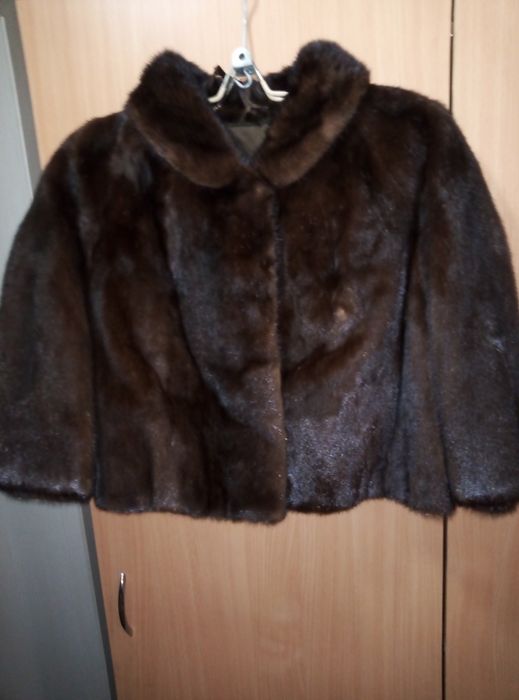 Продам норковую шубку.