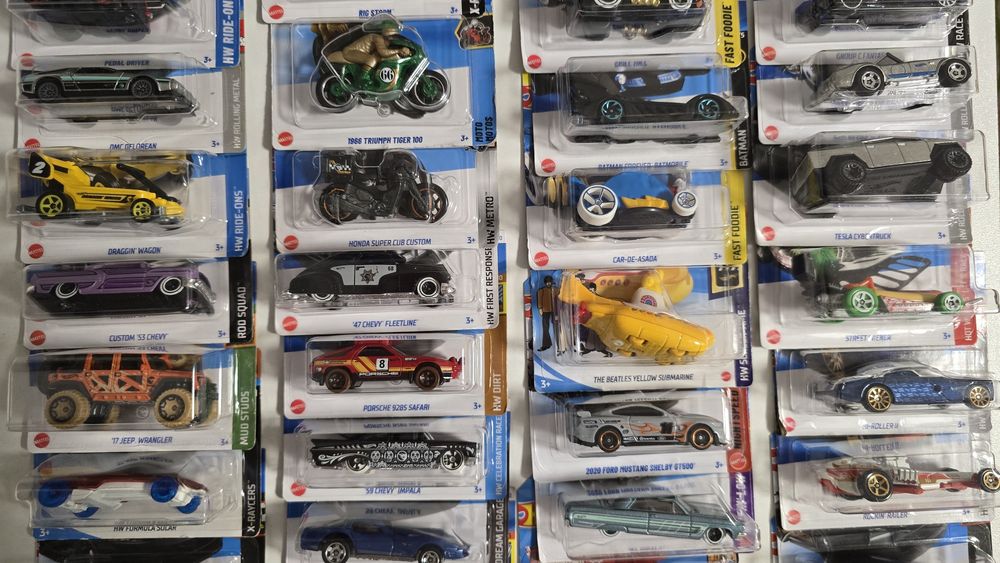 Colecție Hot Wheels 103 buc. — Treasure Hunt, Ferrari, Chase, erori de fabricație