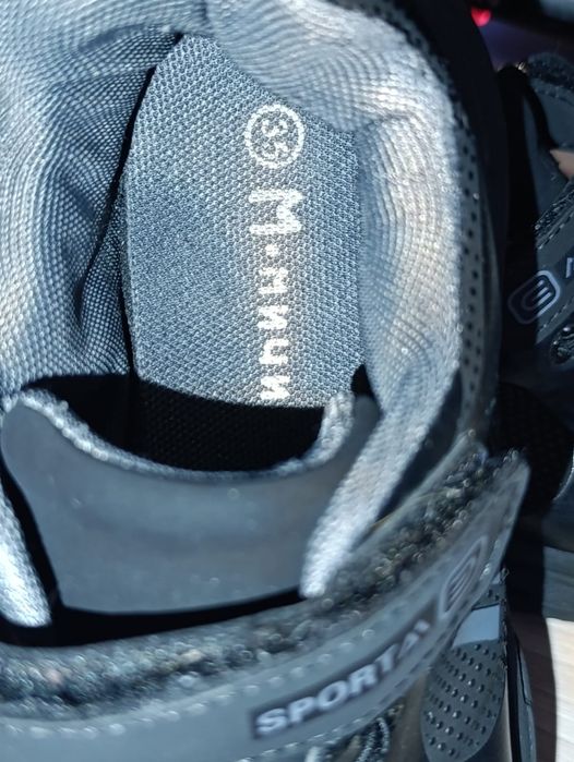 Детские кроссовки