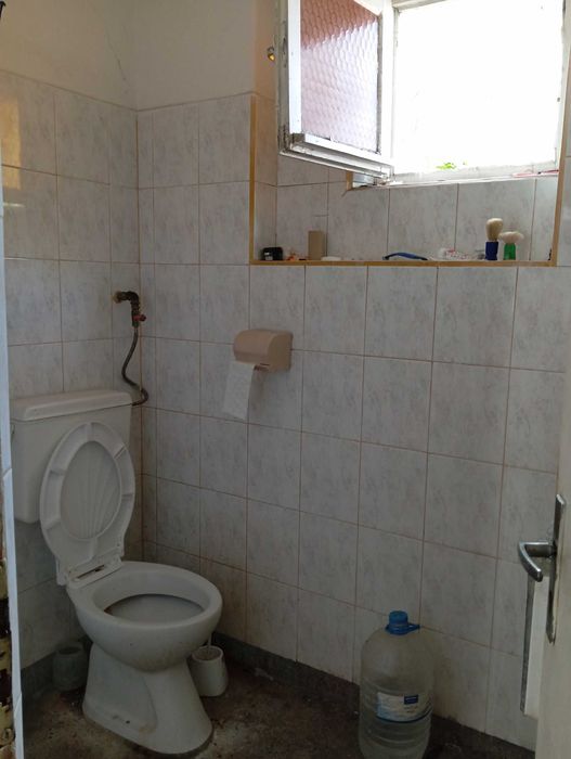 Продава се едноетажна къща в гр. Елхово, обл. Ямбол