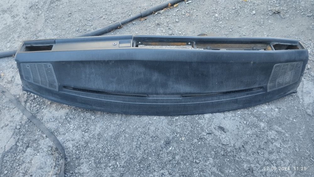 Панель торпеда Мерседес 190 без бордочка