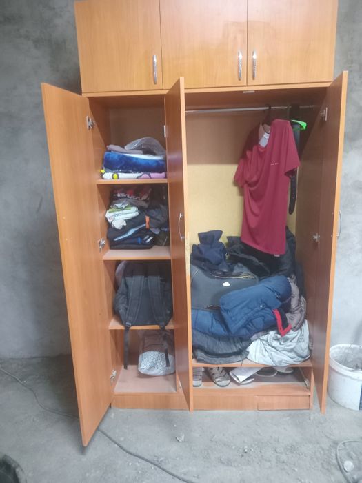 Продам шифонер в хорошем состоянии.