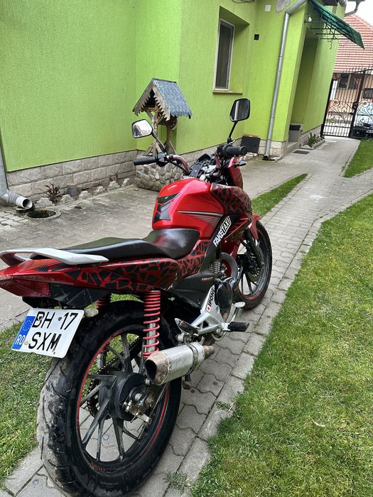 Vand sau schimb Honda cb125f 2016 al doilea proprietar