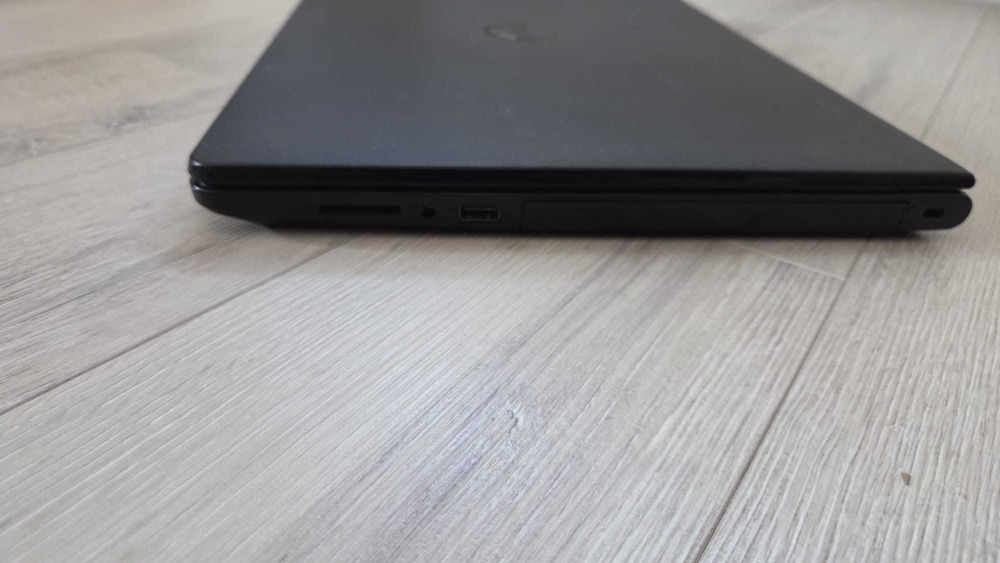 Laptop Dell Inspiron 15-3567