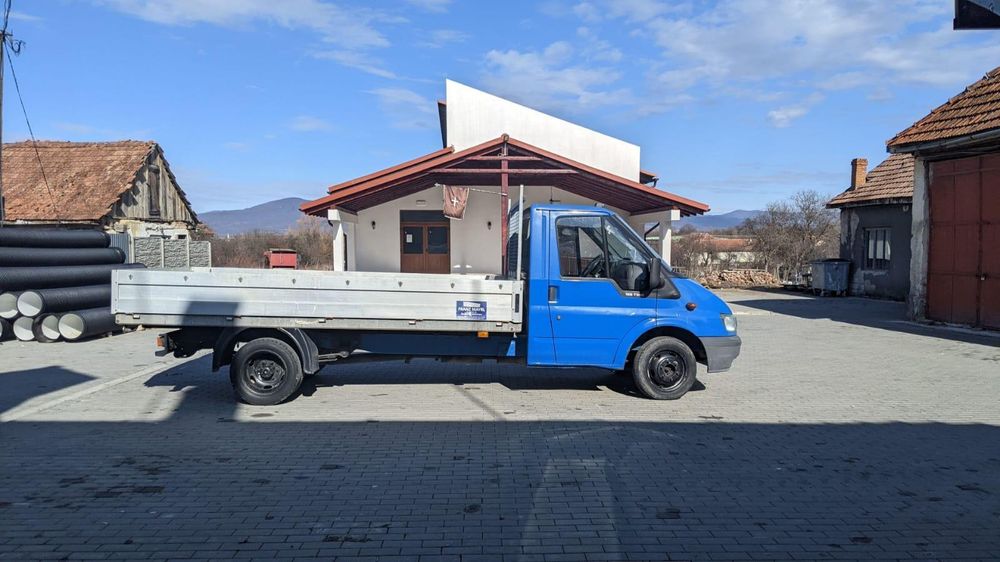 Camioneta Ford tranzit