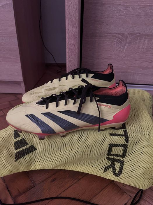 Ghete de fotbal Adidas predator elite