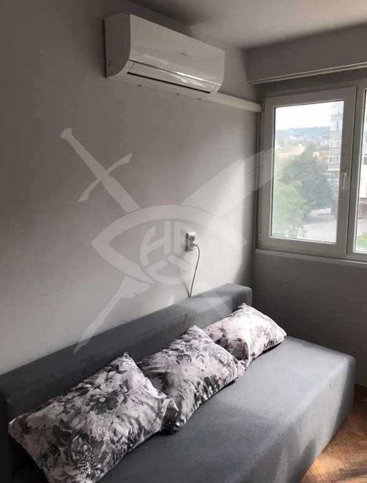 Дава се под наем Едностаен апартамент в Варна, Левски - 20 кв.м за 260 € - Снимка #1