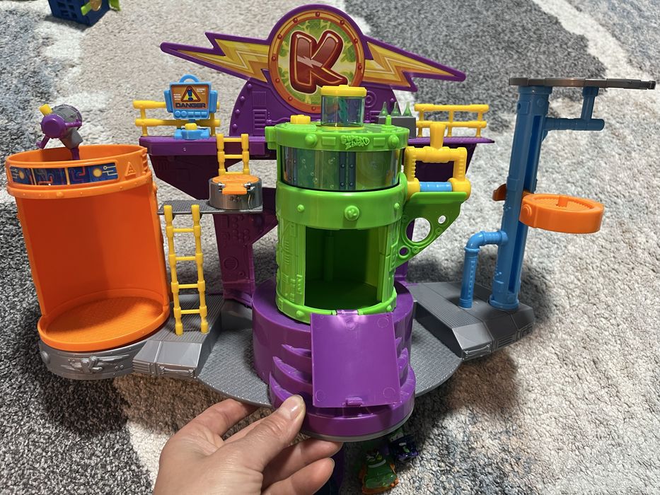 Bătălia Kazoom Lab. Profesorul K vs. Enigma