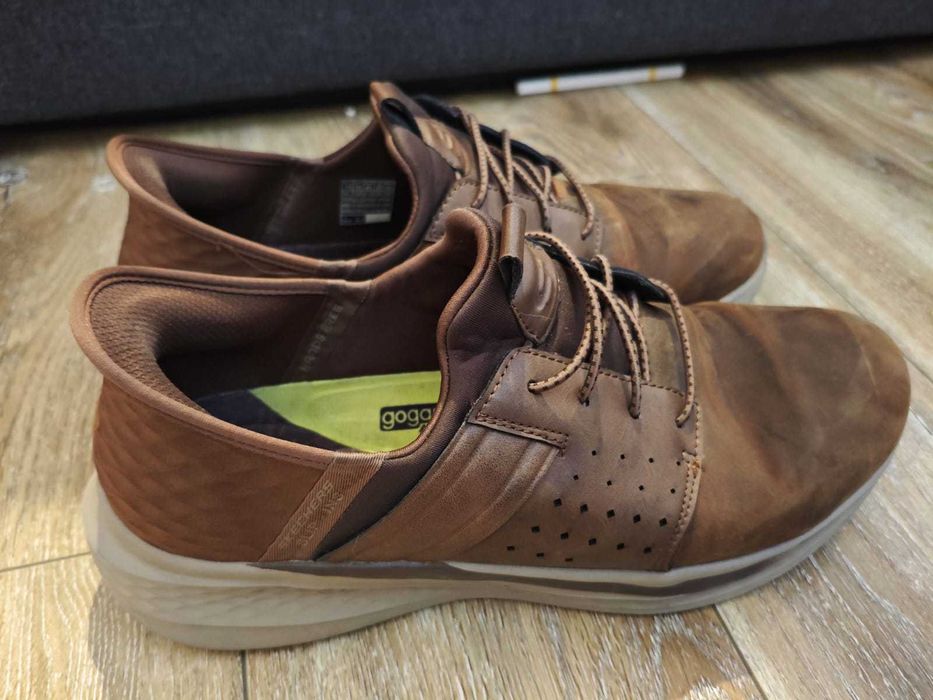 pantofi Skechers maro marimea 45