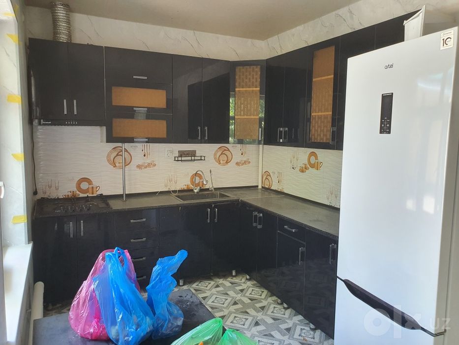Hovli sotiladi 3 sotix 5 hona