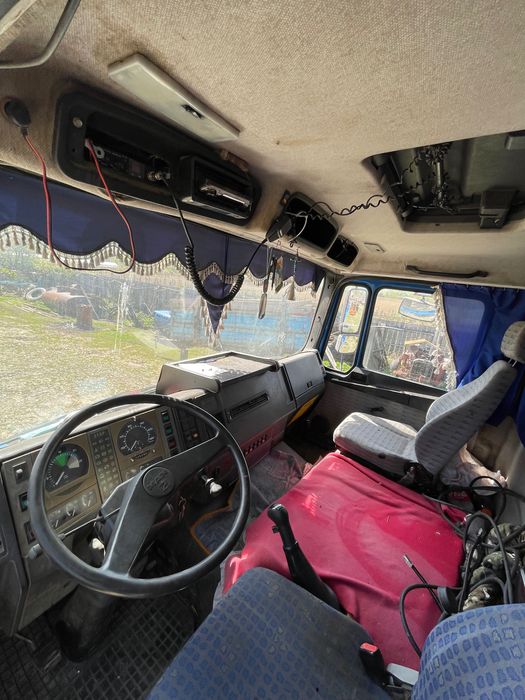 MAN F2000 cu macara multifunctionala