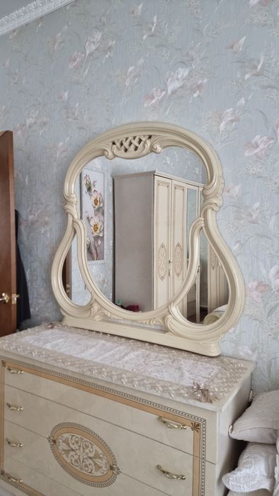 Зеркало размеры 120×115 с креплением