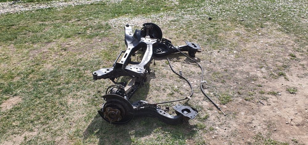 Punte spate completa nissan qashqai J10 2006 - 2014