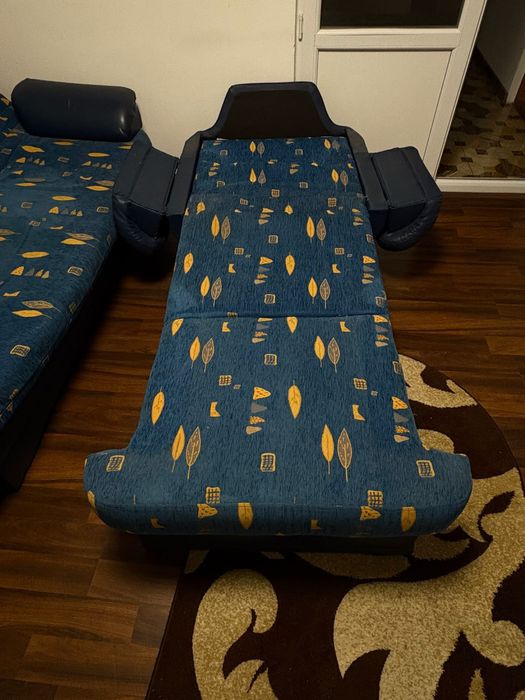 Mobilier living: canapea + două fotolii – confortabile, stare bună