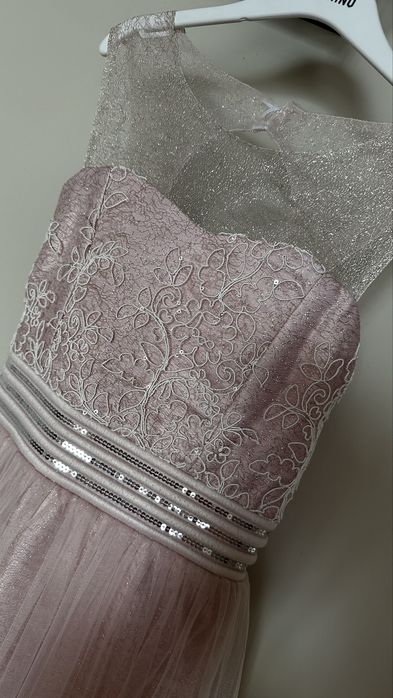 Нарядное платье для девочек