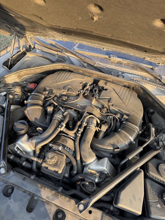 Motor BMW Seria 5 F10 550i benzina N63 4.4 benzina biturbo injectoare N63 alternator bmw N63 4.4 benzina  chiuloasa N63 4.4 benzina